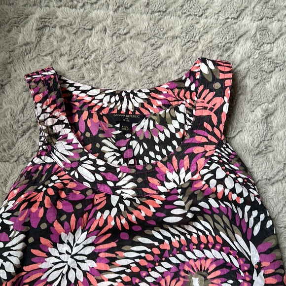 Lightly worn Banana Republic pattern tank - Picture 3 of 4